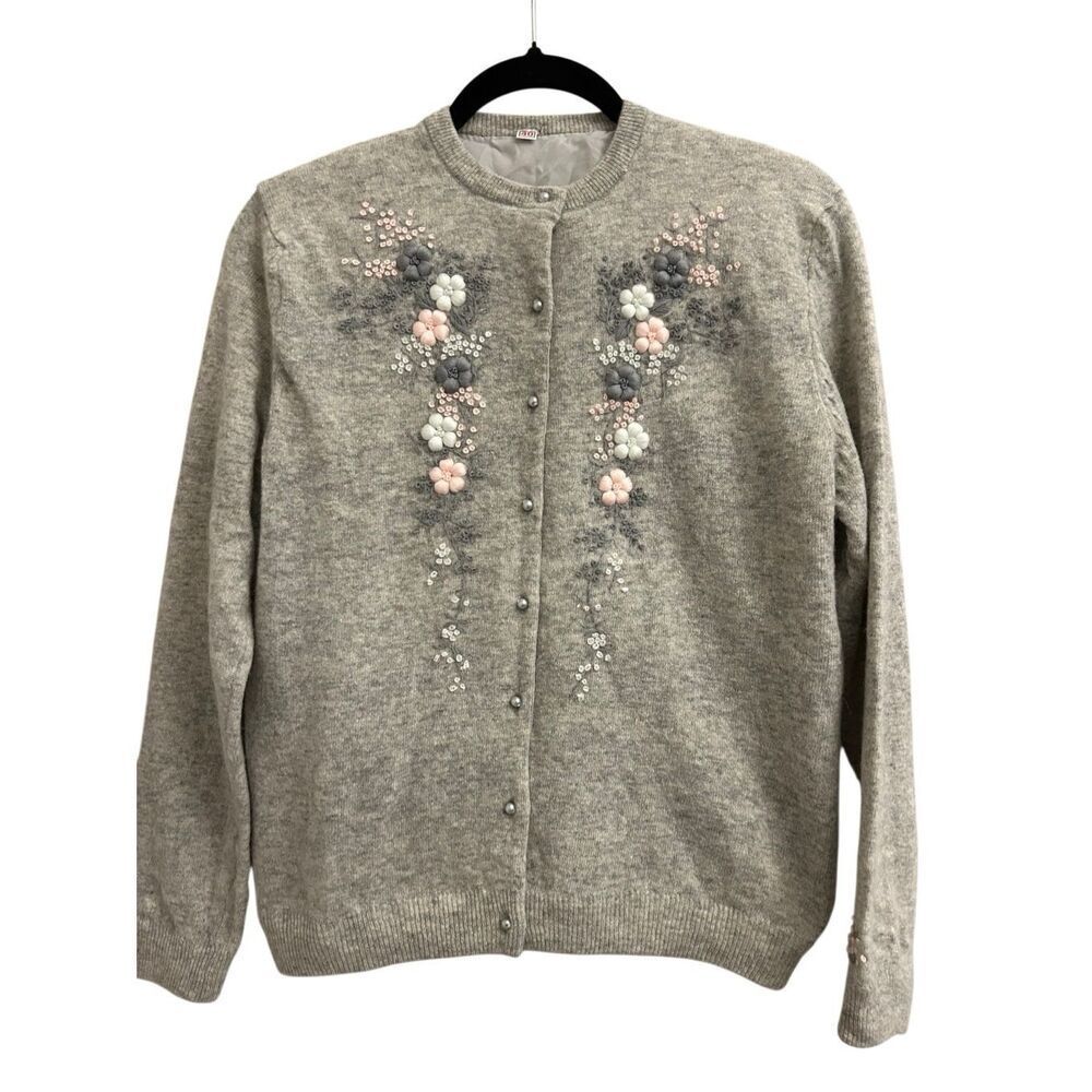 Vintage Embroidered Pearl button gray cardigan sz S/M Y2K Cottagecore Lined